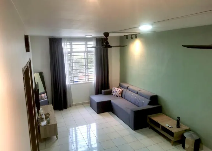 Putatan Platinum Apartment With Pool