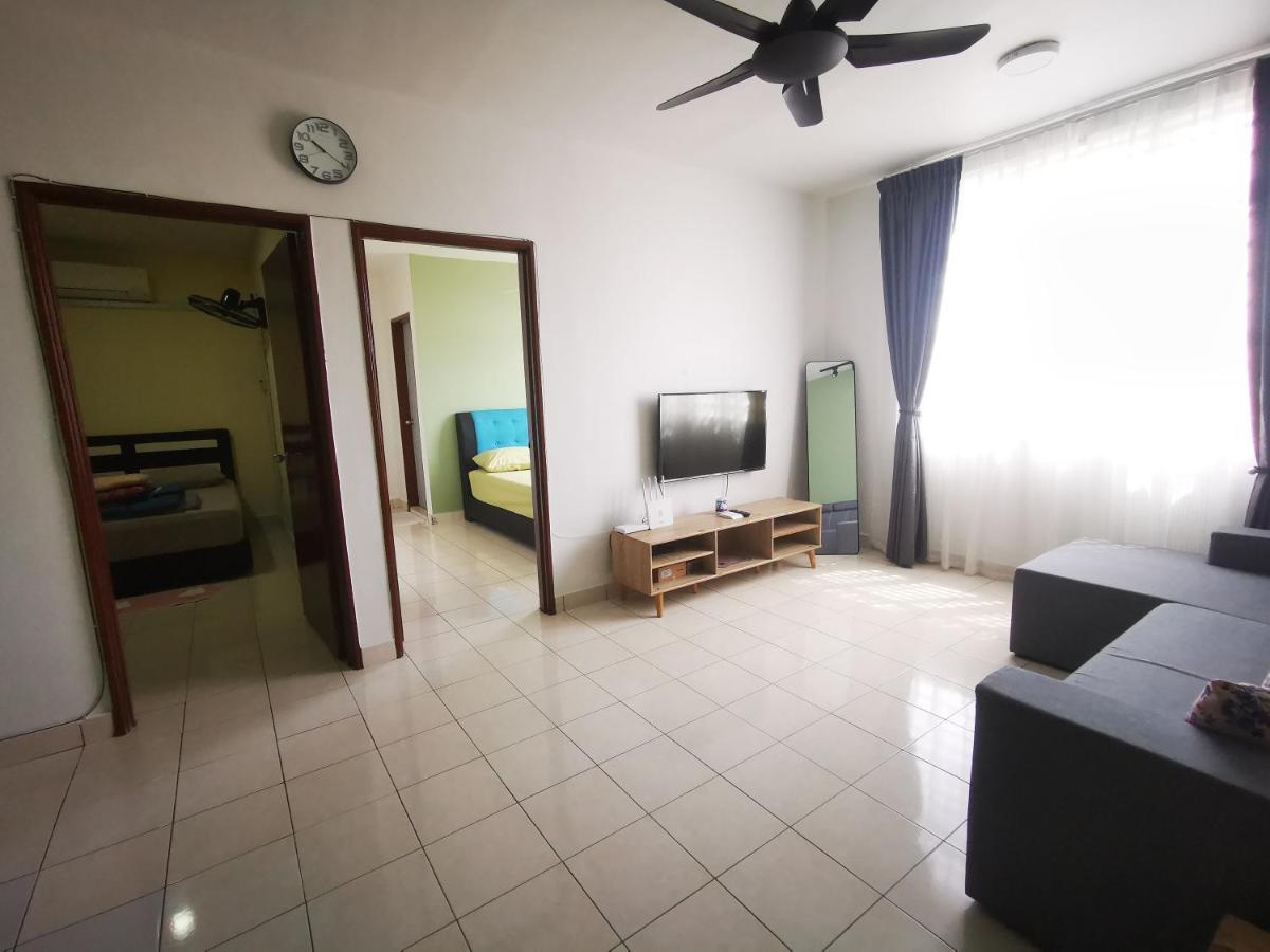 Apartment Putatan Platinum With Pool *