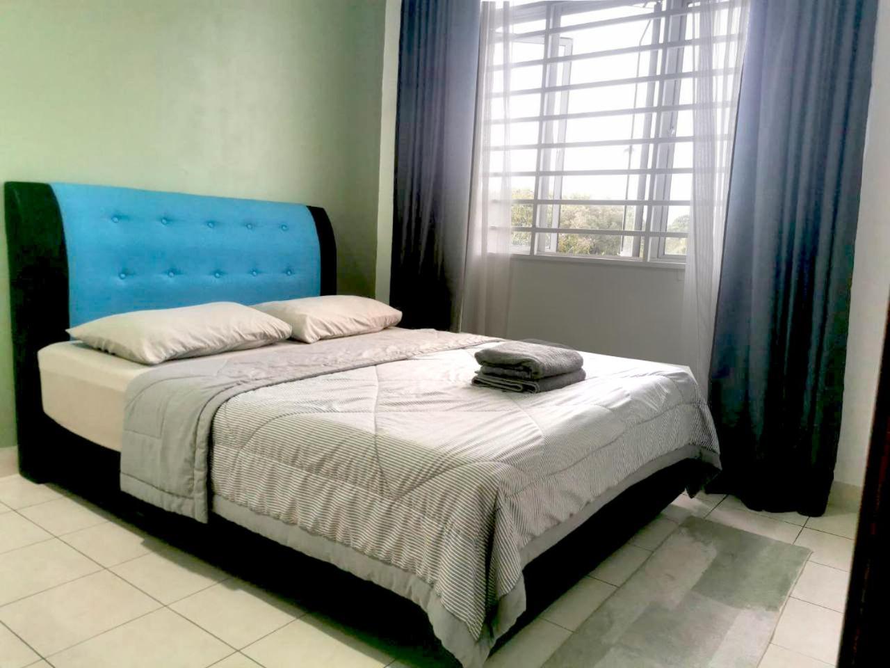Apartment Putatan Platinum With Pool