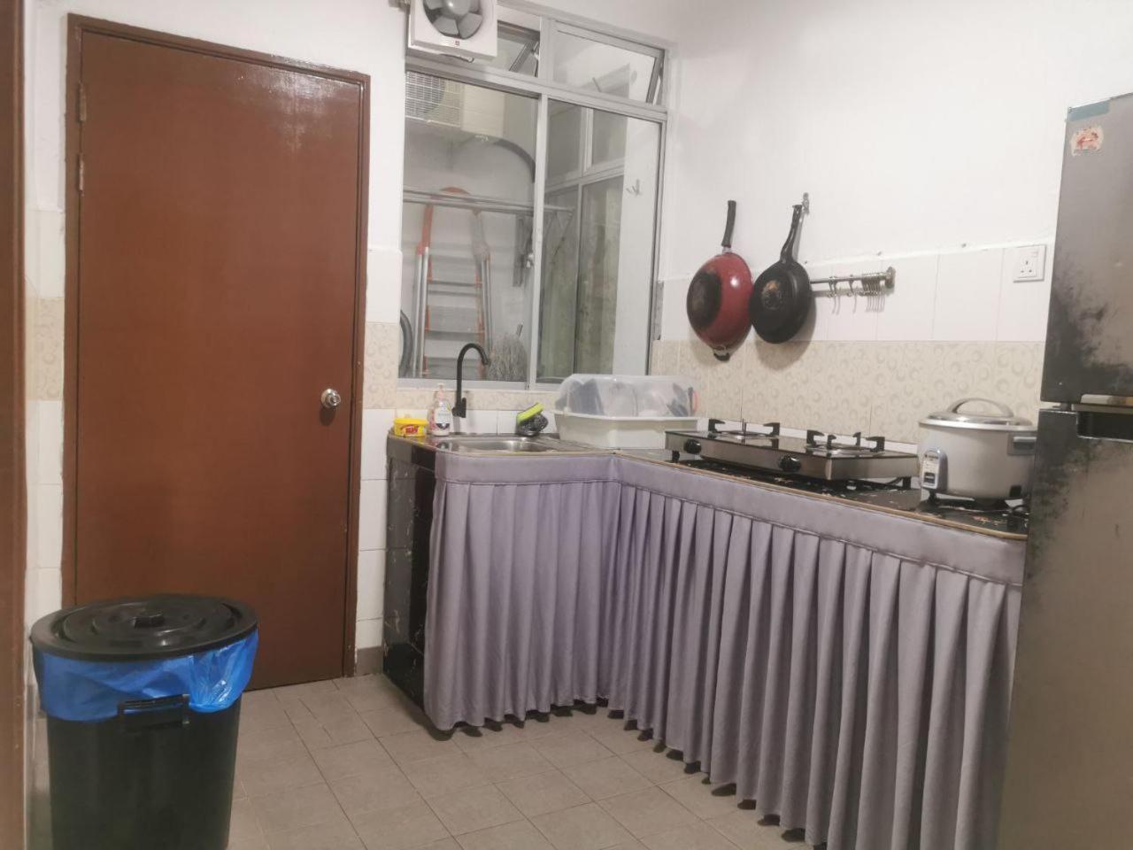 Apartment Putatan Platinum With Pool *